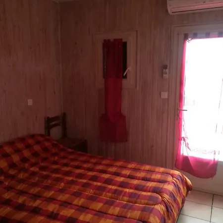 Holiday home Maison Acces Direct A La